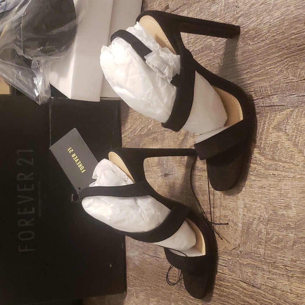 🆕️Open toe strap heel - Picture 2 of 7
